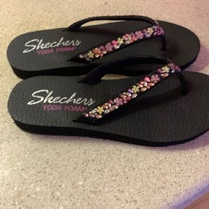 Skechers Yoga Foam Flip Flops